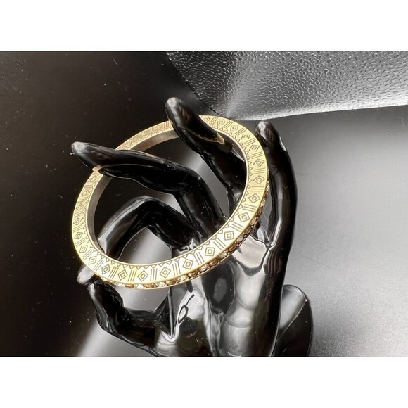 Etched Crystal Bracelet - Picture 4 of 7